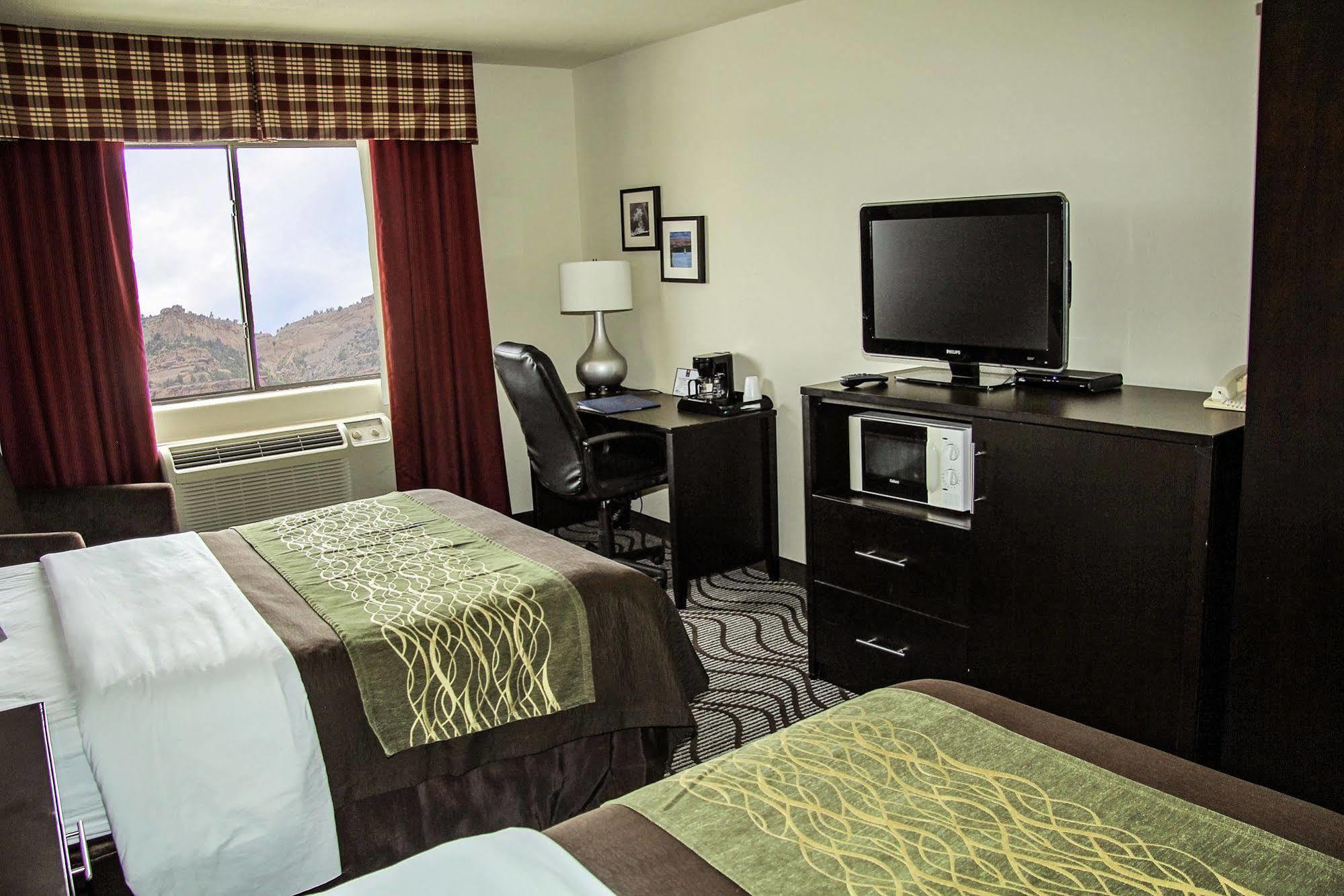 Comfort Inn & Suites Fruita Bagian luar foto